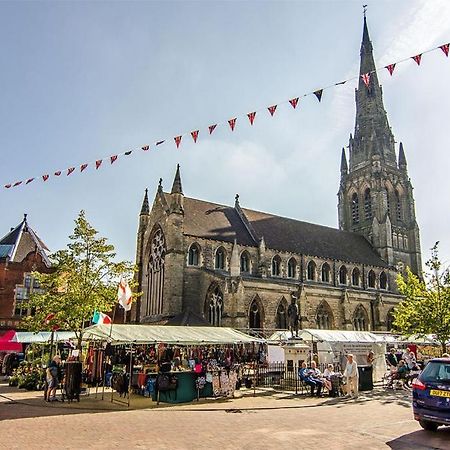 Cosy Lichfield Apartment Bagian luar foto