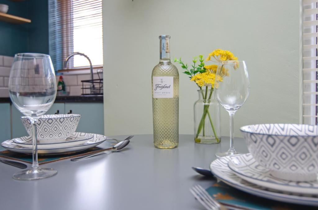 Cosy Lichfield Apartment Bagian luar foto