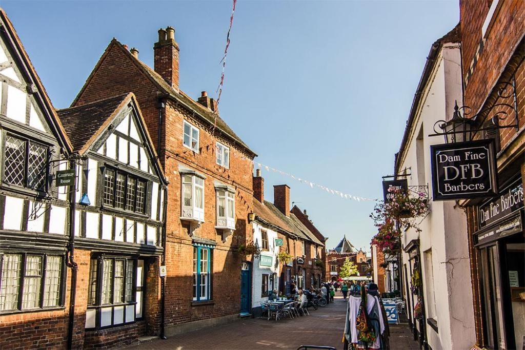 Cosy Lichfield Apartment Bagian luar foto