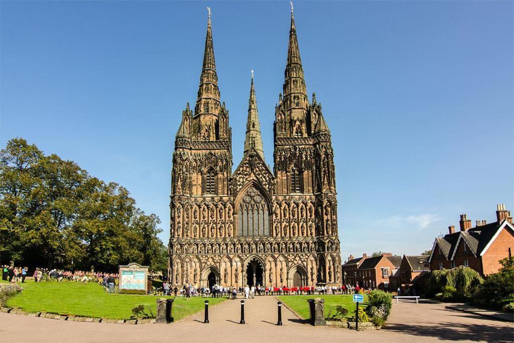 Cosy Lichfield Apartment Bagian luar foto