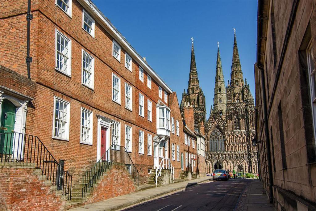 Cosy Lichfield Apartment Bagian luar foto